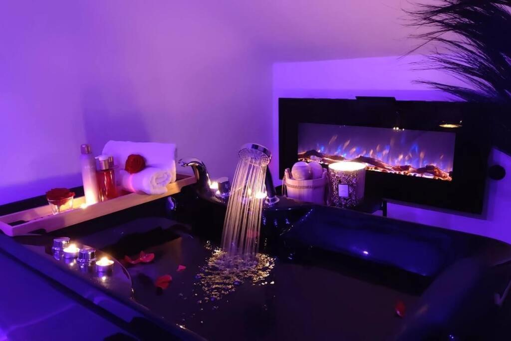 Logement Romantique Et Cosy Charleroi Esterno foto