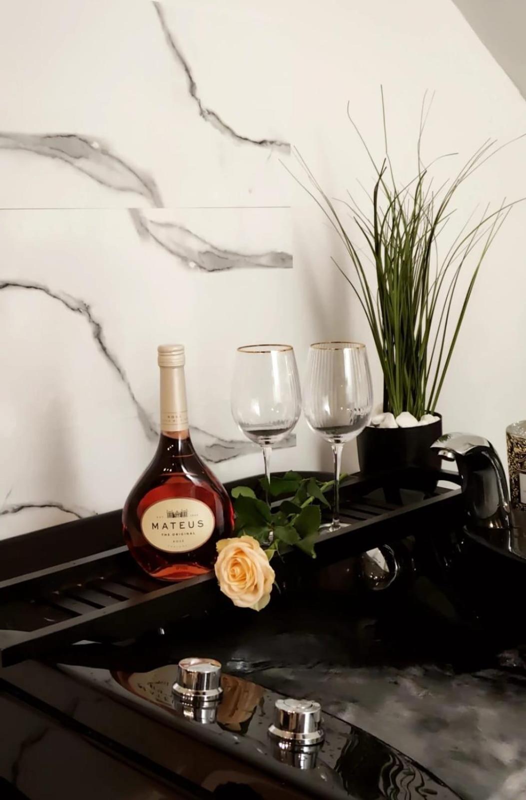 Logement Romantique Et Cosy Charleroi Esterno foto