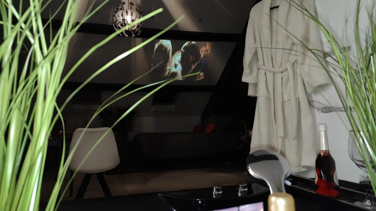 Logement Romantique Et Cosy Charleroi Esterno foto